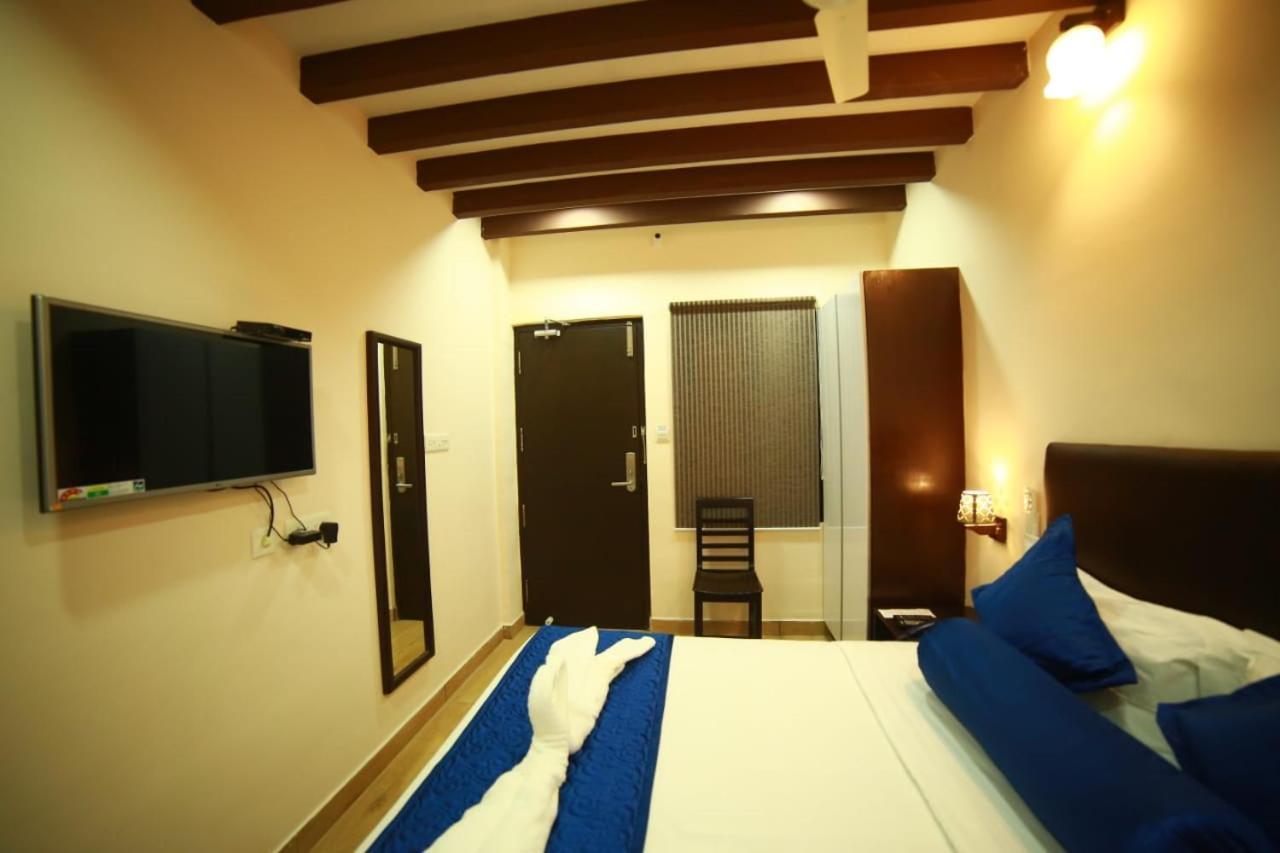 Sapphire Inn Pondicherry Esterno foto