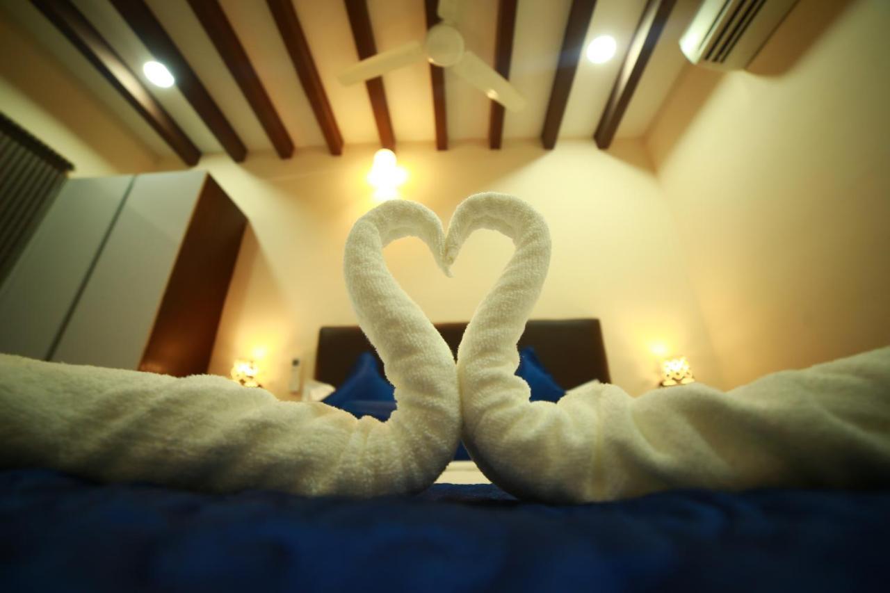 Sapphire Inn Pondicherry Esterno foto