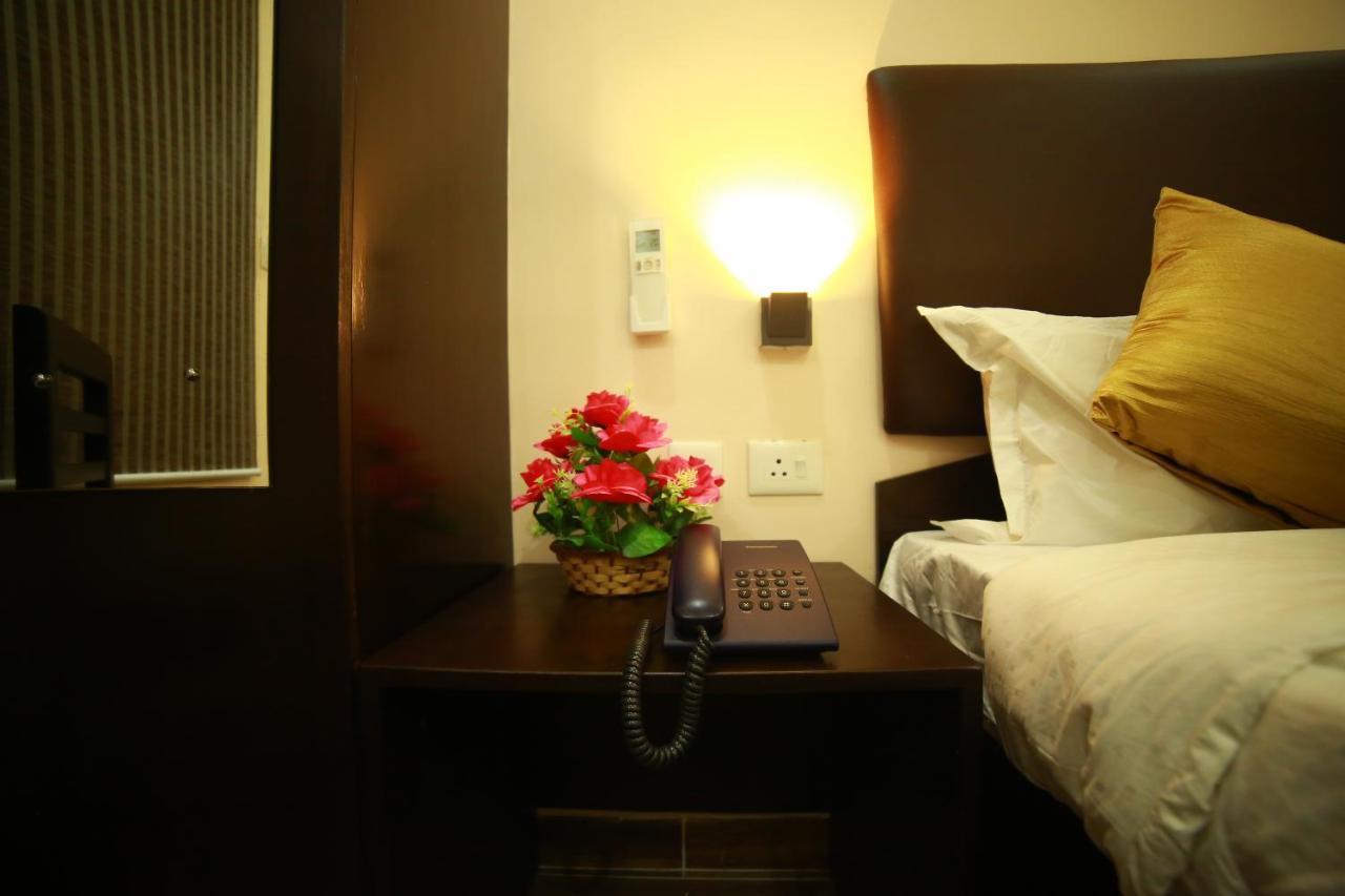 Sapphire Inn Pondicherry Esterno foto